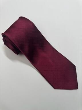 Calvin Klein 100% Silk Tie In Red